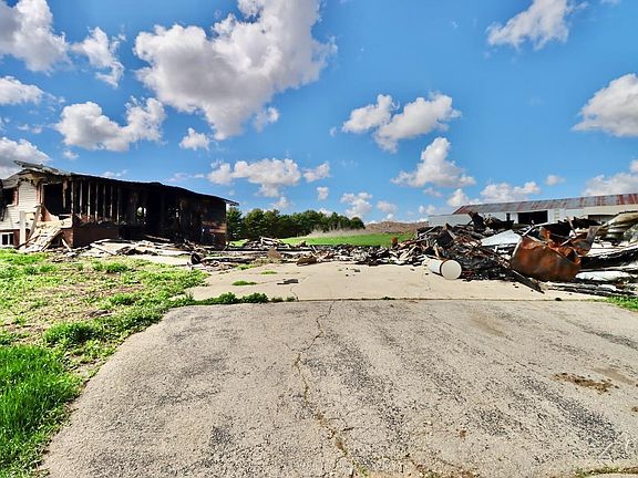 3rd image of 17166 Dunbarton Road