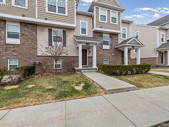 3rd image of 4616 Bradley Cir