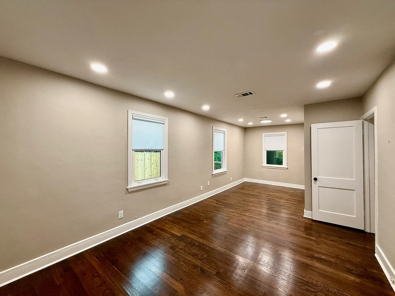 East Hill 3 Bedroom — Photo 3