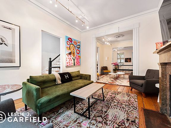 3rd image of 40 Bedford St