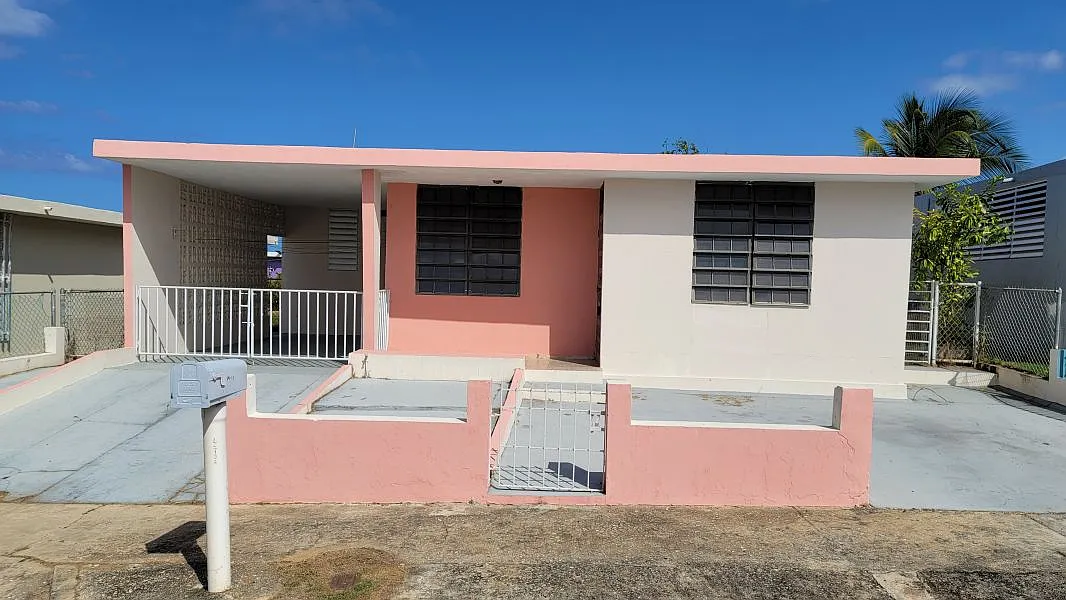 3 bed, 1.0 bath, 1419 sqft, $900 — Photo 1