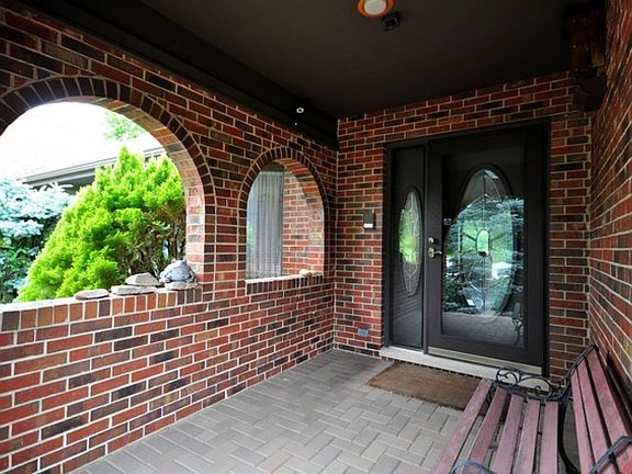 3rd image of 9 Heather Ln