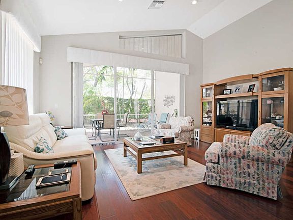 4th image of 11065 Indian Lake Cir