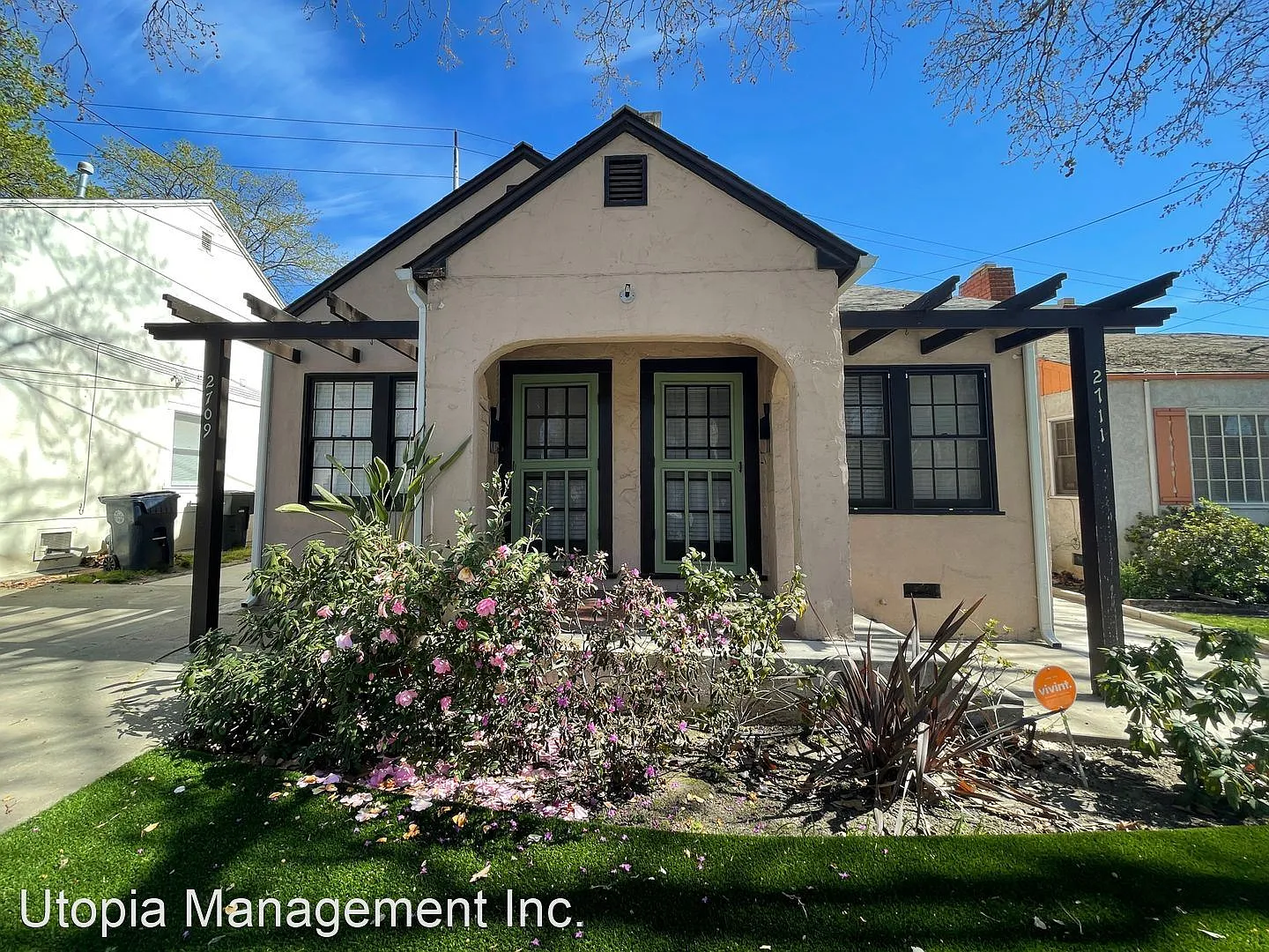 2709 Freeport Blvd photo 1