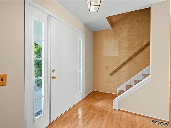 5th image of 5561 Cromwell Ct