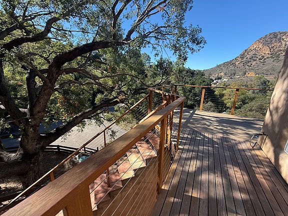 3rd image of 2045 Lookout Dr