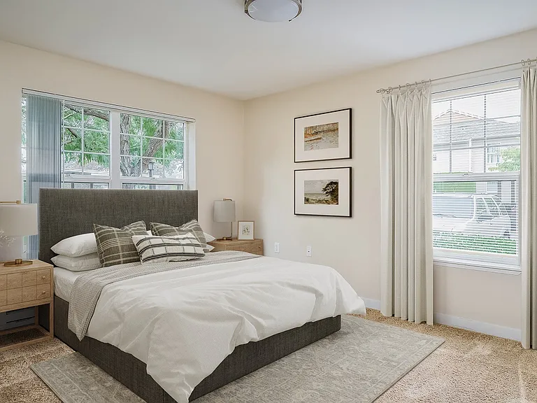 Suzann Plaza Apartments — Photo 17