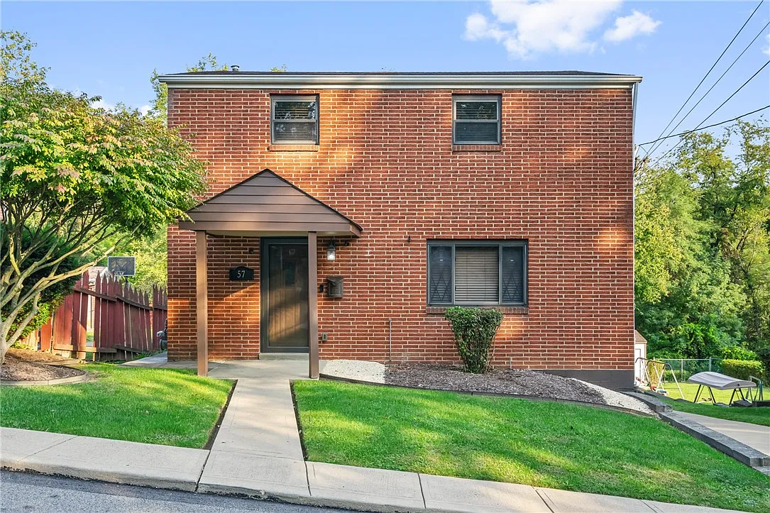 57 Lacona St photo 1