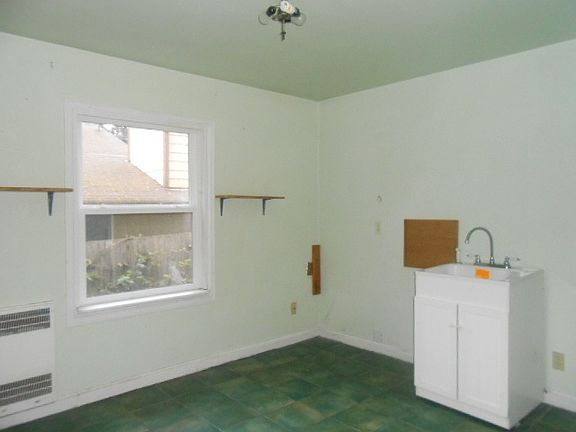 5th image of 12906 Lincoln Ave SW