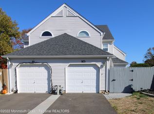 10 Robinson Ct, Freehold, NJ 07728