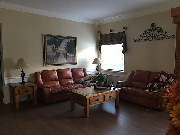 5th image of 117 NW Swann Mill Cir