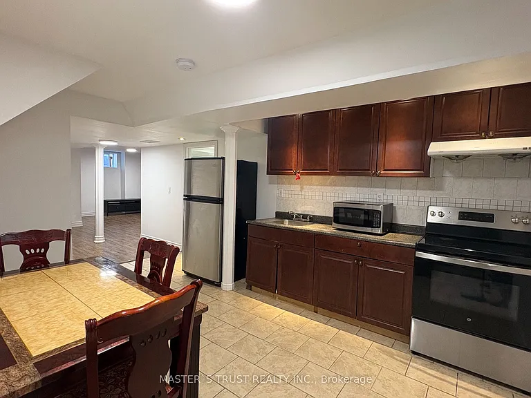 37 Levellands Cres — Photo 5