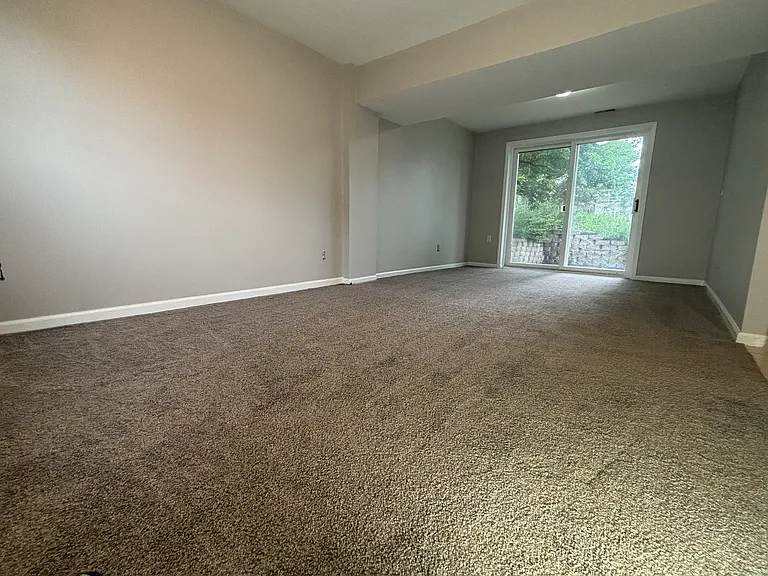 13511 Grover St — Photo 13