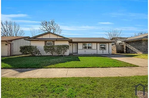 3450 Silverhill Dr Photo 1