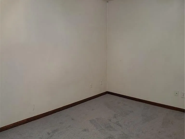 953 Dallas Ct — Photo 29