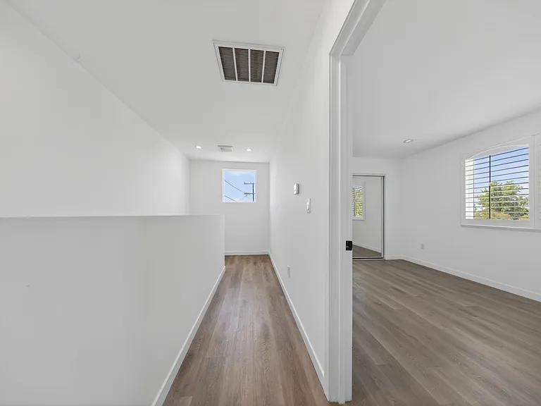14827 Dearborn St — Photo 36