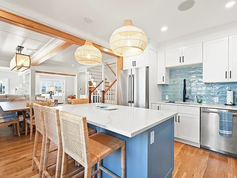 9 Tuckernuck Ave — Photo 7