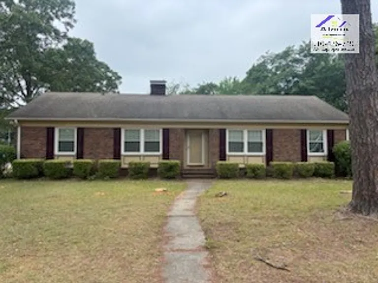 228 Whitney Dr — Photo 1