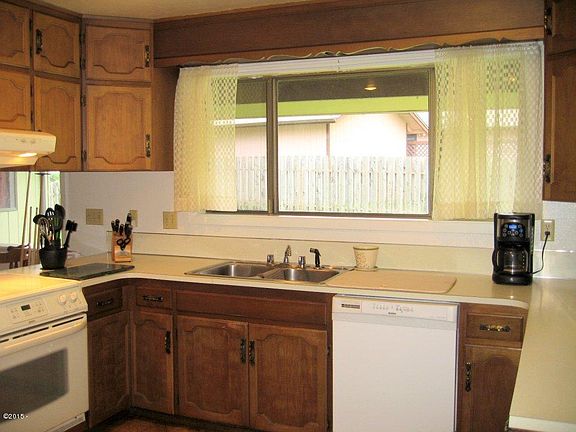 4th image of 2280 SE Merten Dr