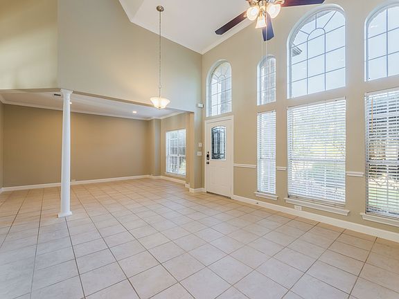 3rd image of 2676 Poinsettia Dr