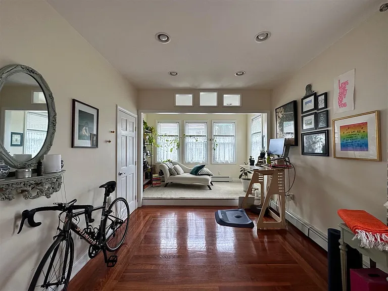 25 Thacher St #1 — Photo 10