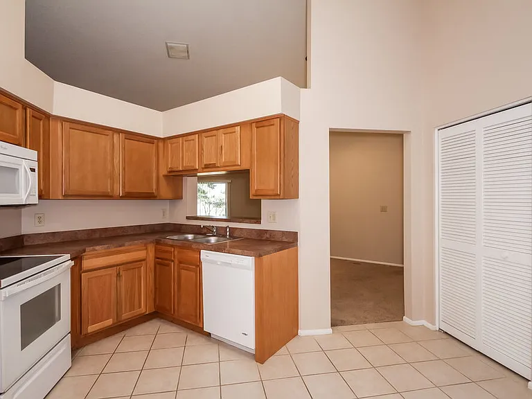 12906 Longcrest Dr — Photo 5
