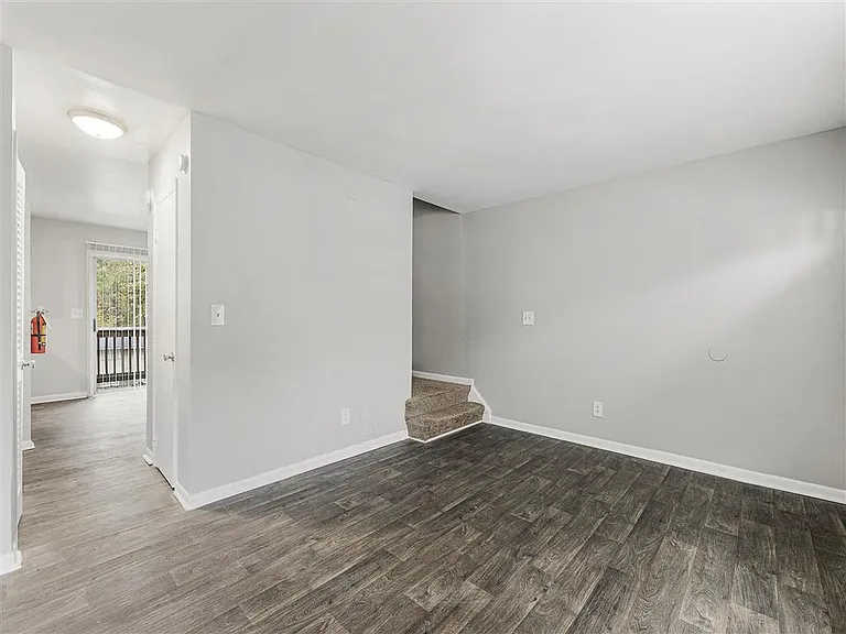 Pinewood Townhomes — Photo 12