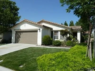 320 Cypress Dr photo 1