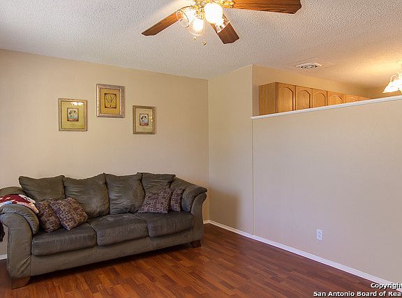 4th image of 171 Amber Valley Dr