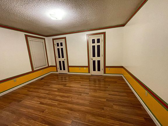 3rd image of 79 44th Avenue Pl NE