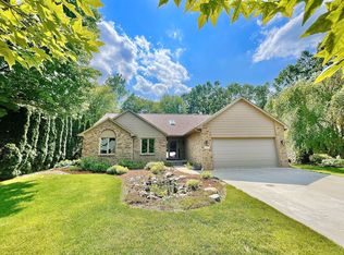 19110 Parkwood Ln, Brownstown, MI 48183