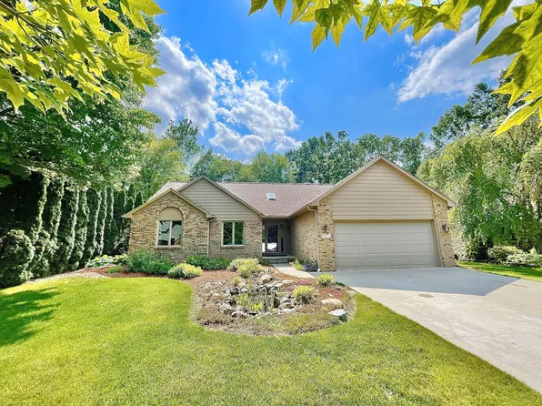 19110 Parkwood Ln, Brownstown, MI 48183