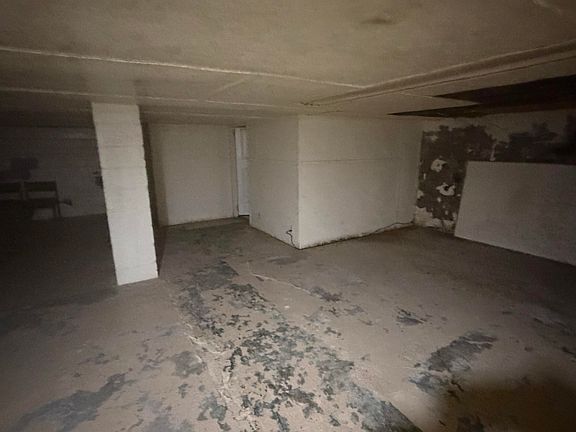 3rd image of 1355 E Broadway St