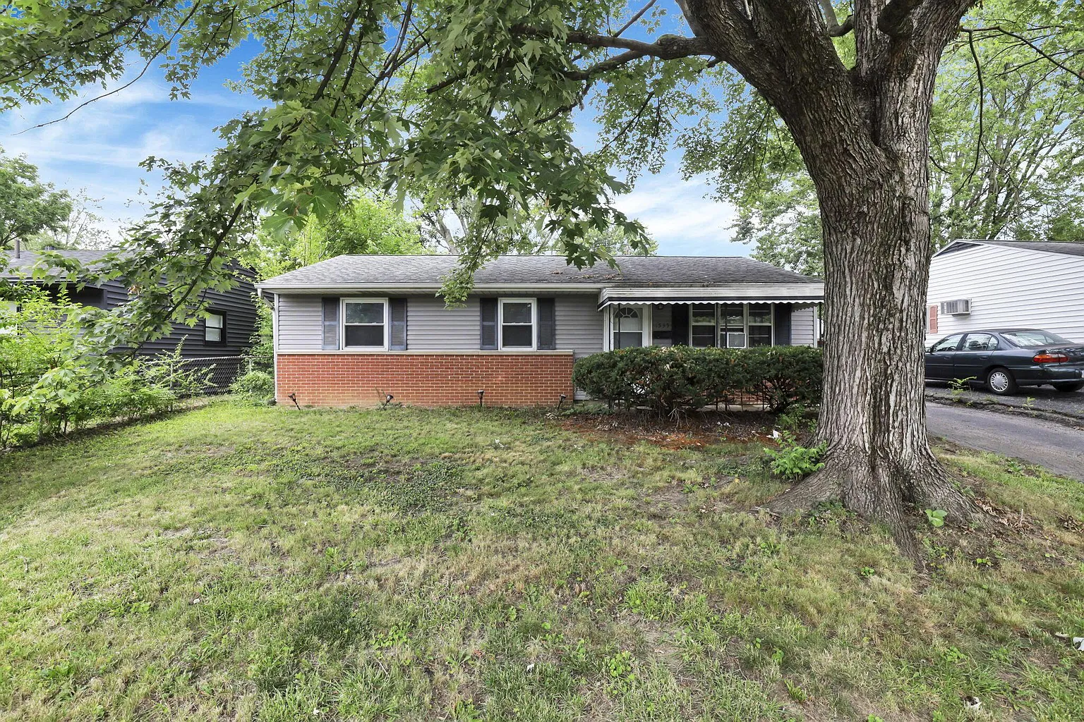 1535 S Hamilton Rd photo 1