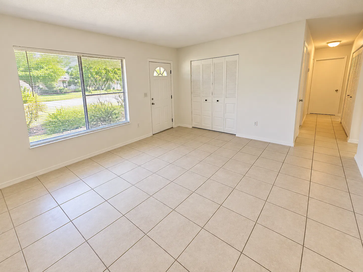 2 bed, 1320 sqft, $1,950 — Photo 3