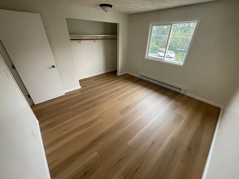 2537 E 27th Ave — Photo 8