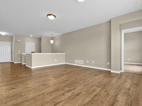 5th image of 202 Fanshell Dr
