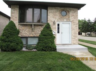 5743 W Gunnison St, Chicago, IL 60630