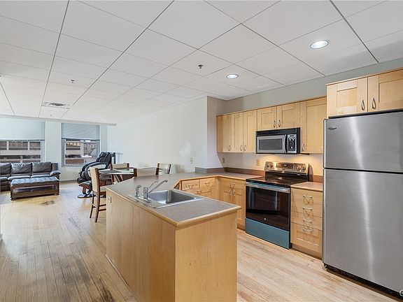 4th image of 108 W Jefferson St APT 706