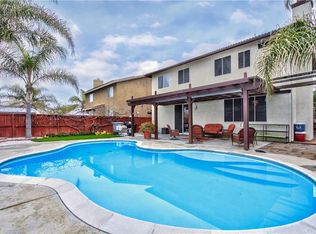 1055 Marlow Ln, Hemet, CA 92545
