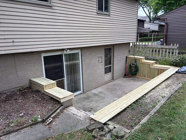 273 N Hill Cir — Photo 2