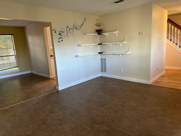 4024 Oxlea Dr — Photo 34