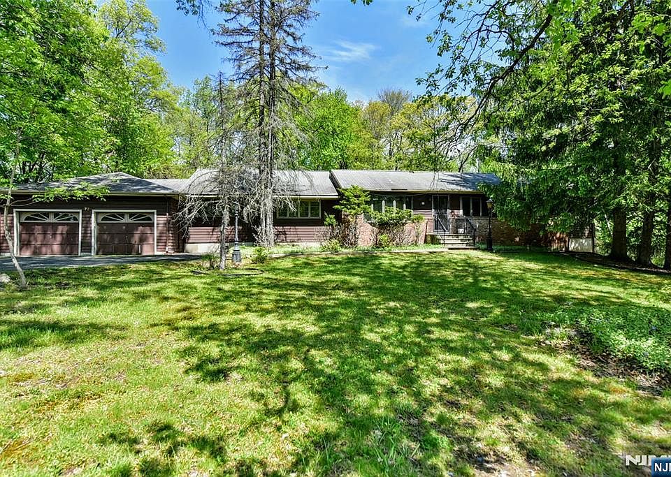 1st image of 72 Brookside Drive