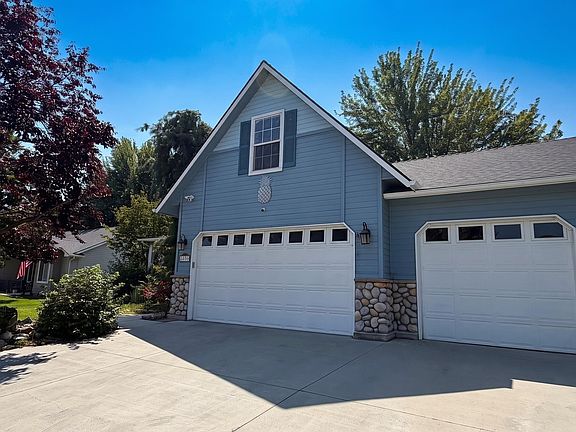 3rd image of 2885 N Rough Stone Way