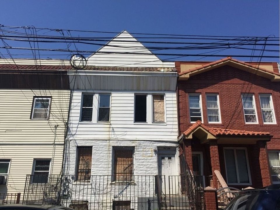 2nd image of 8746 126th St