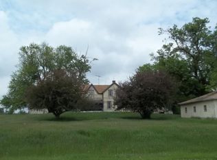 782 Old Stage Rd, Postville, IA 52162