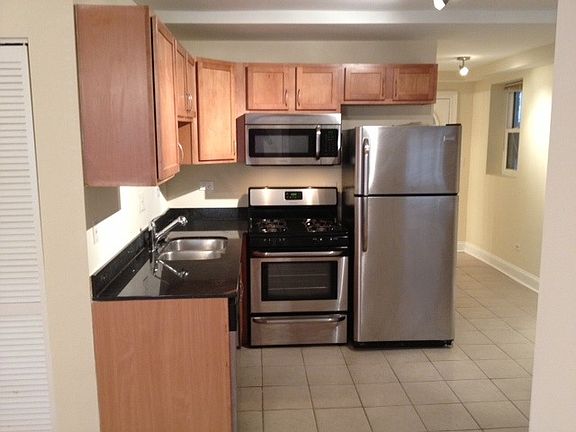 3rd image of 4610 N Monticello Ave