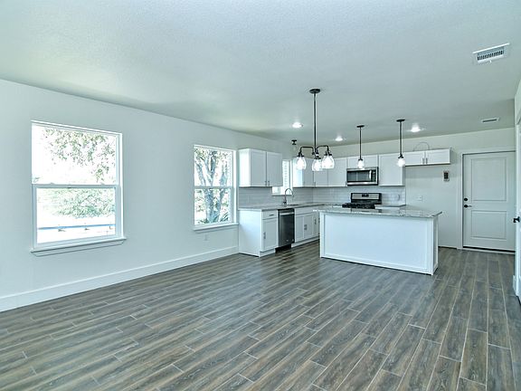 2nd image of 407 Linda Dr