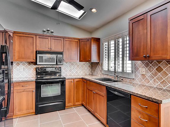 5th image of 17222 E Rosita Dr