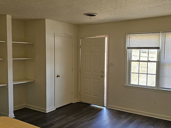 5th image of 201 Deer Creek Dr #1